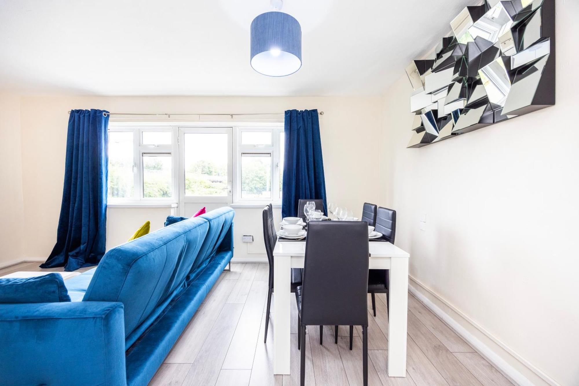 Garland Modern Close To Station 3 Bedroom Appartement *