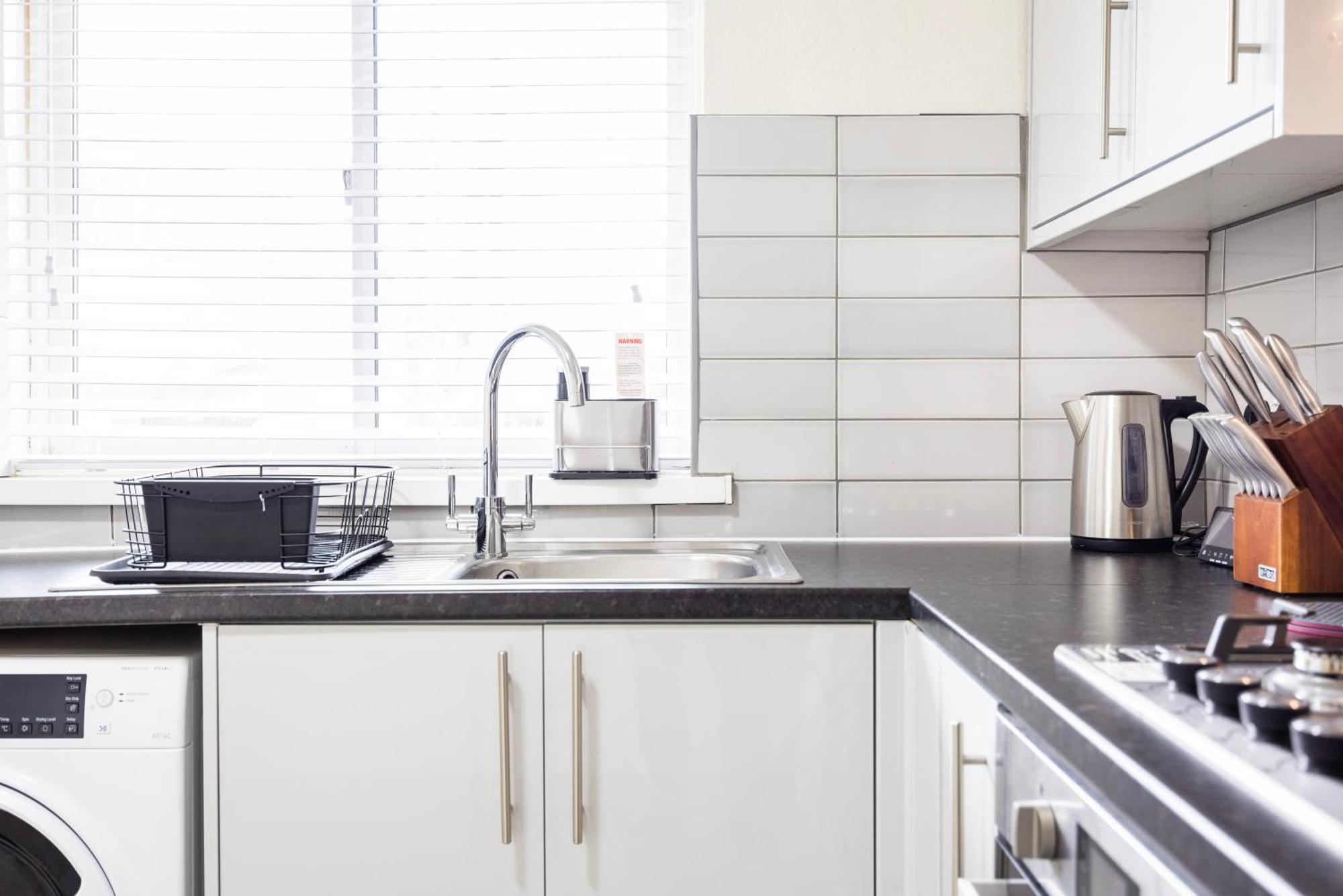 Garland Modern Close To Station 3 Bedroom Appartement Londen